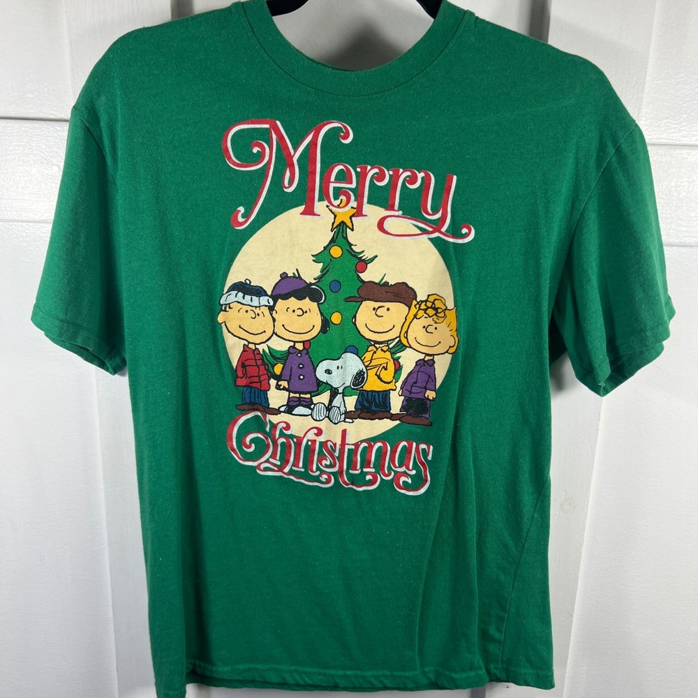 Peanuts Merry Christmas Charlie Brown Snoopy Green Graphic T-Shirt Mens Medium